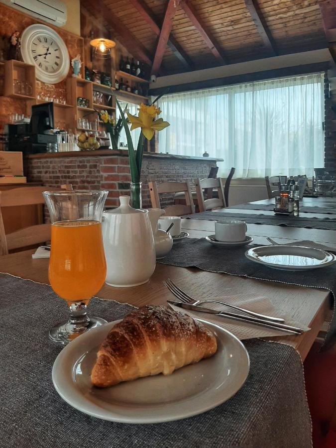 Hotel Roko Kaštela المظهر الخارجي الصورة